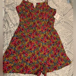 NWT Arizona bright floral Romper. Size Large